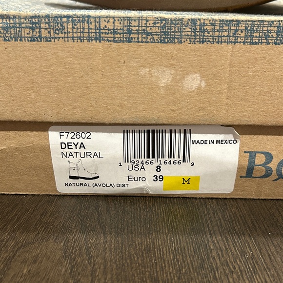 NIB Born Deya Boots in Color Natural - Picture 8 of 8